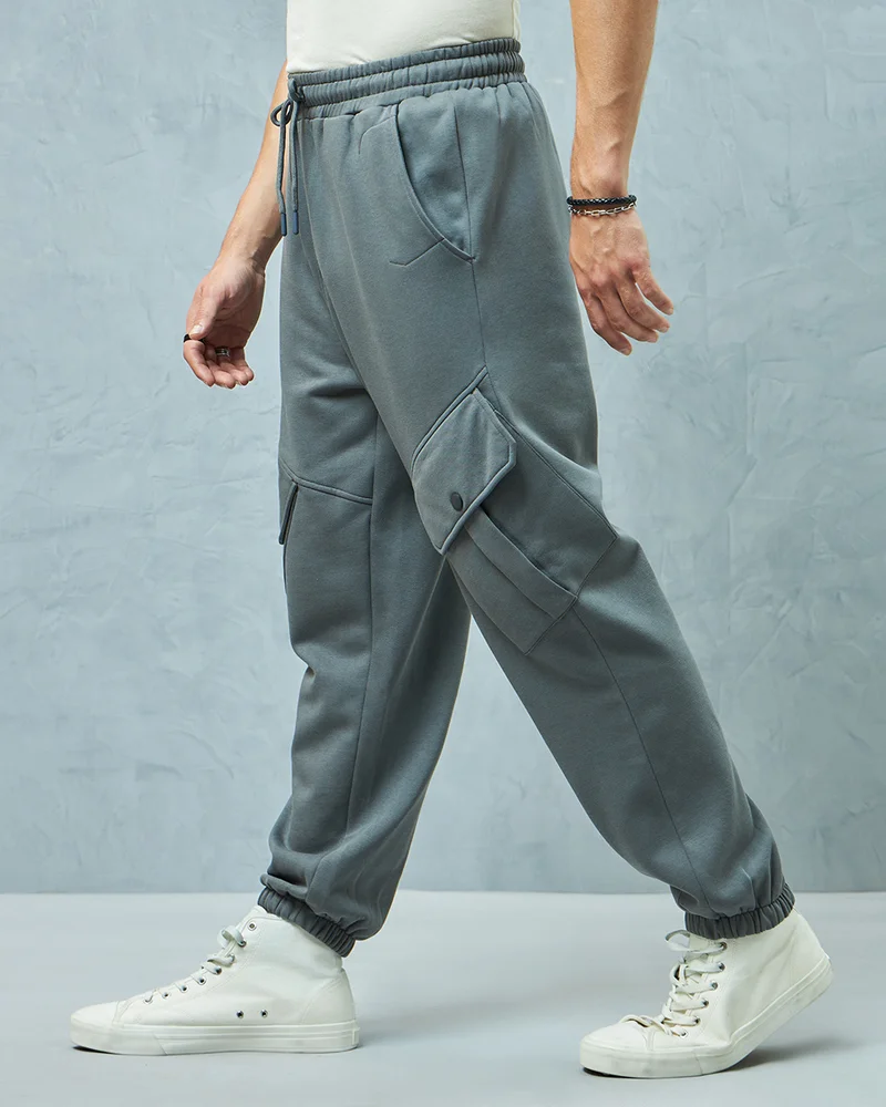 bewakoof Men's Grey Super Loose Fit Brushed Cargo Joggers